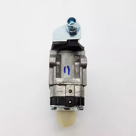 Carburateur complet Entraxe 31mm Diamètre intérieur 10mm pour , Aspirateur souffleur broyeur, Coupe-bordure BRICOMARCHE, GARDENSTAR