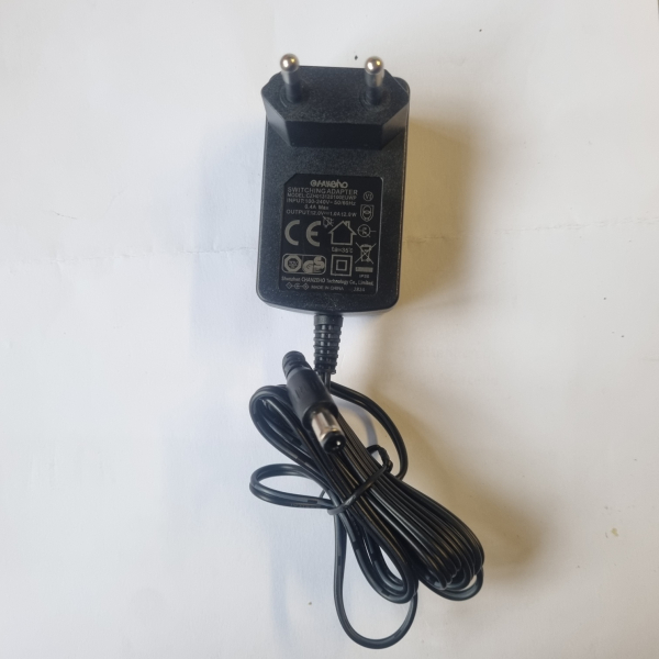 Chargeur de batterie 240/12V 1A d'origine FEIDER