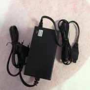 Chargeur de batterie AC-DC 117mm 50Hz 230V 1.6A TCK